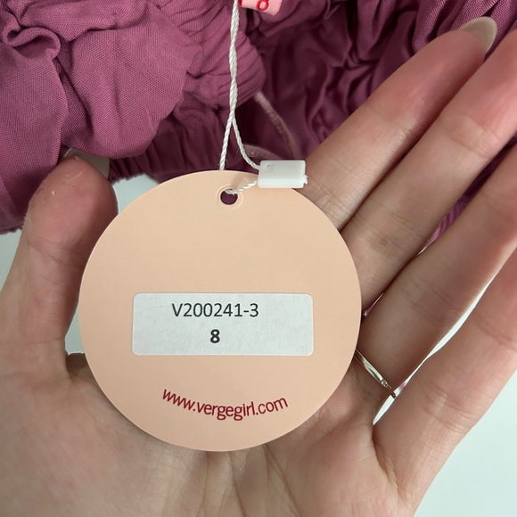 VERGE GIRL Italian Language front tie crop - Picture 4 of 4